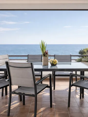 Agencement d'intérieur contemporain de l'appartement